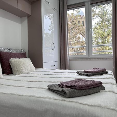 Apartment By The Synagogue Нови Сад Екстериор снимка